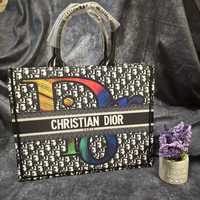 Много модели Christian Dior чанти