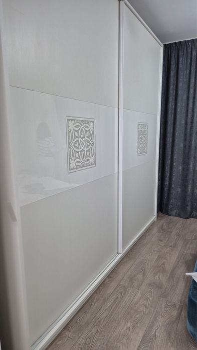 Dulap + noptiere (Bucuresti)
