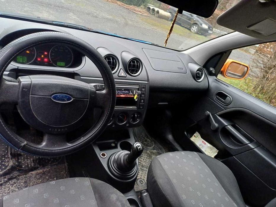 Vand Ford focus 1.3 benzina