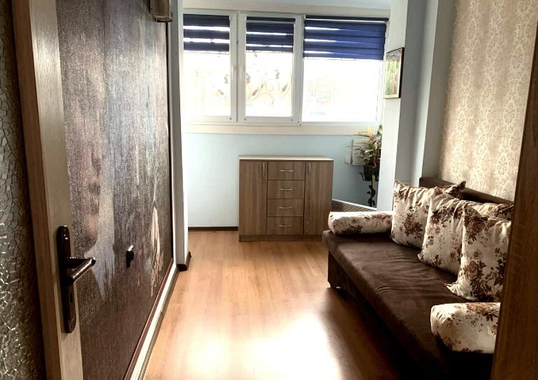 Дава се под наем Тристаен апартамент в Бургас, Лазур - 100 кв.м за 663 € - Снимка #8