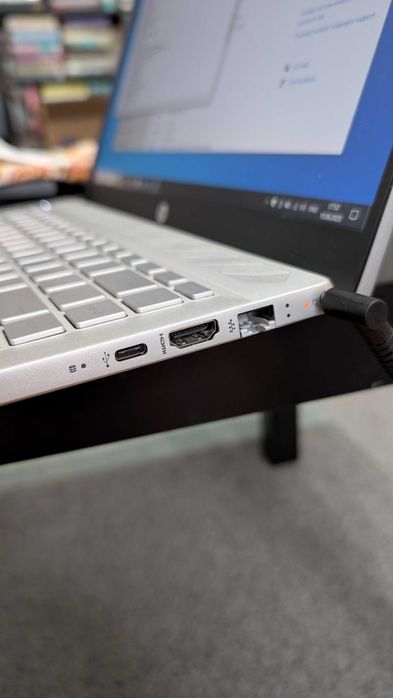 Laptop HP Pavilion 14 i5-8250U 8GB RAM