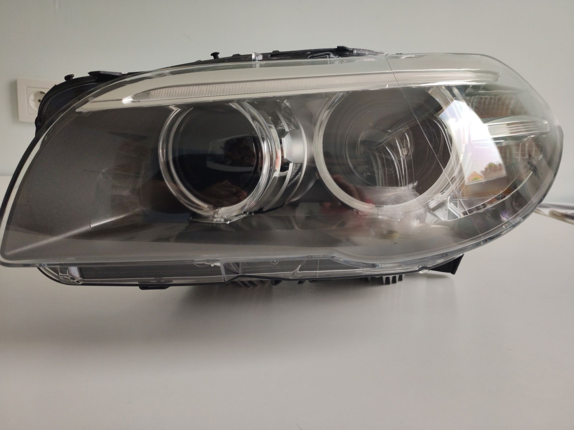 Пълен комплект фарове за BMW F10,F11 LCI ФЕЙСЛИФТ КСЕНОН