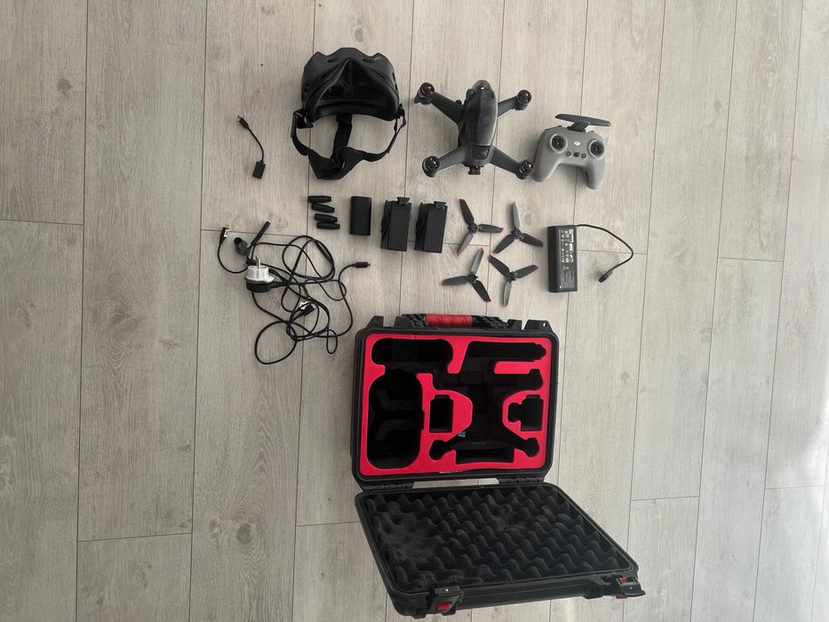 Продам DJI FPV Combo с защитным кейсом