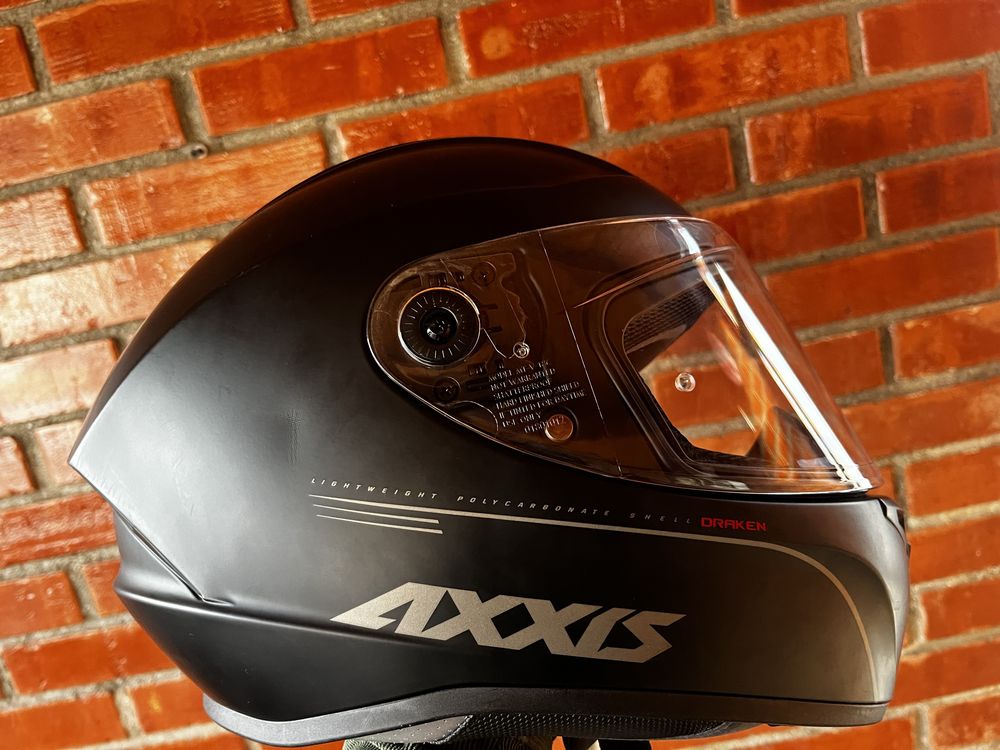 VÂND!!!Casca moto integrala Axxis model Draken S V.2 A11 negru lucios