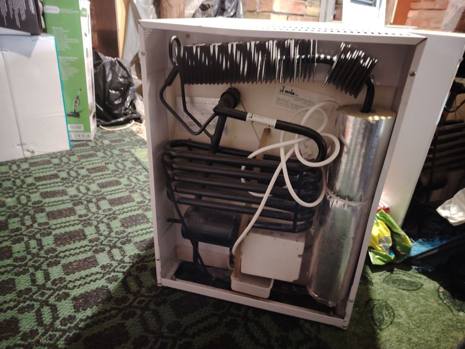 Мини бар два броя- работят без проблем