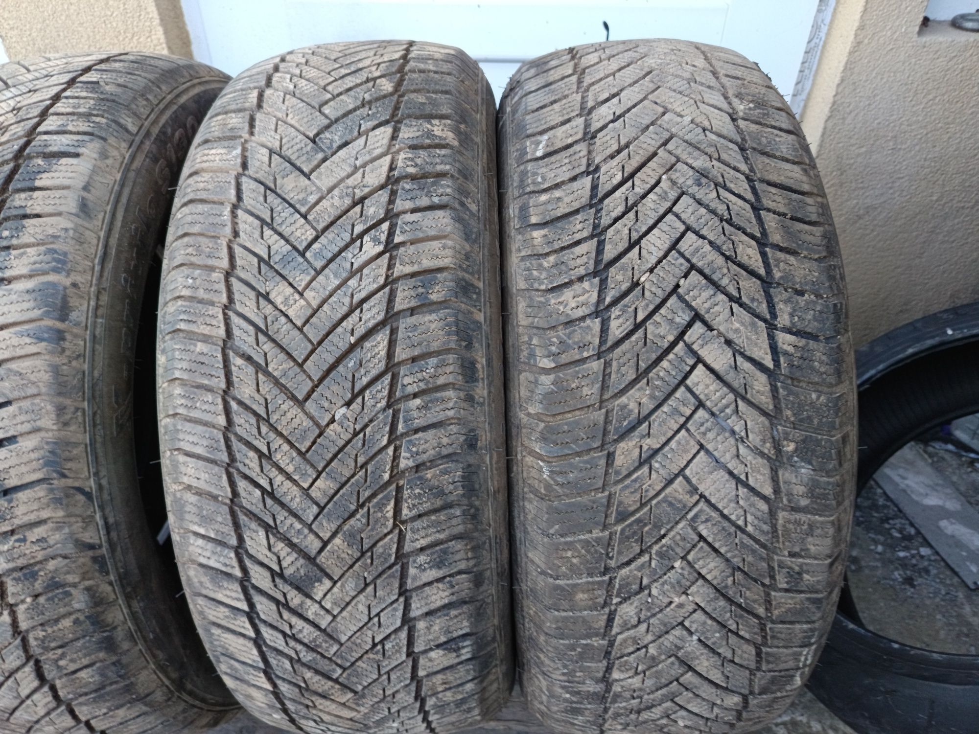 205 60 R 15.Tourador ДОТ 3322