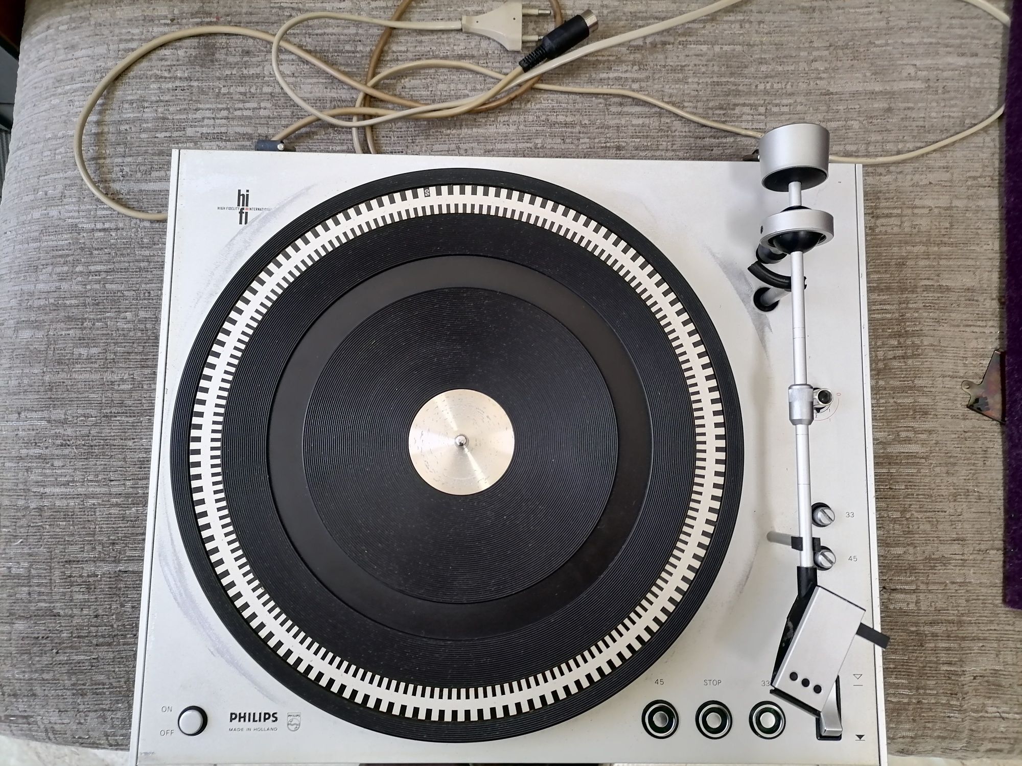Грамофон Philips 212