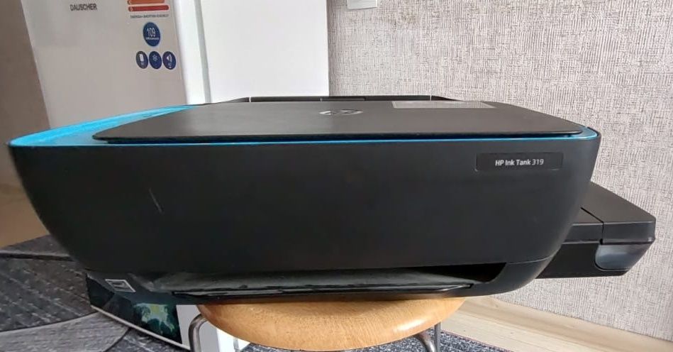 Продаю МФУ струйный  HP читайте описание