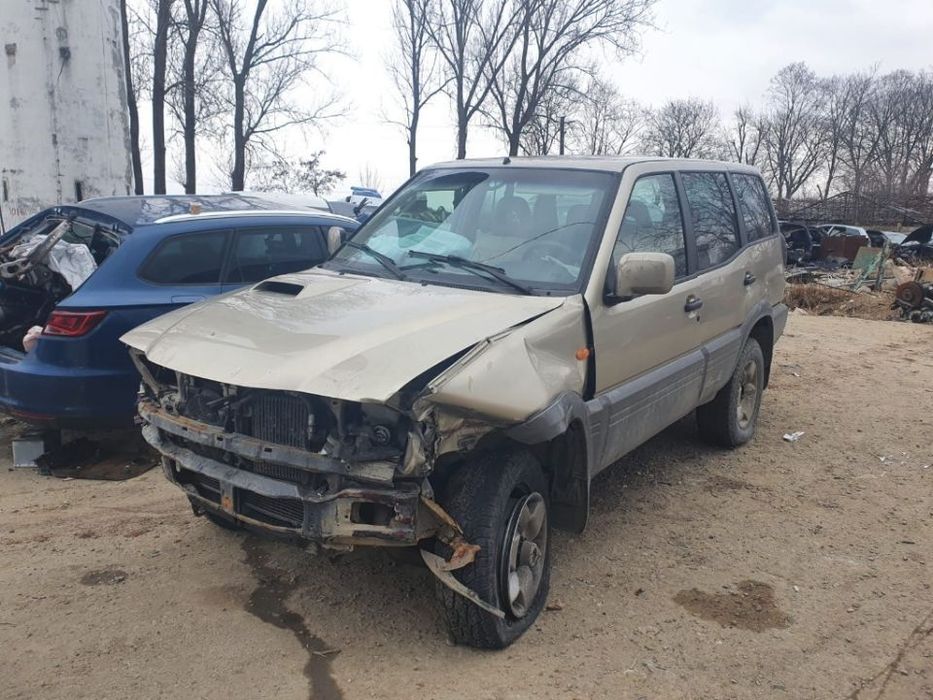 Dezmembrez Nissan Terrano 2 motor 3.0di, 154cp ZD30  plafon panoramic bara fata spate dezmembrari