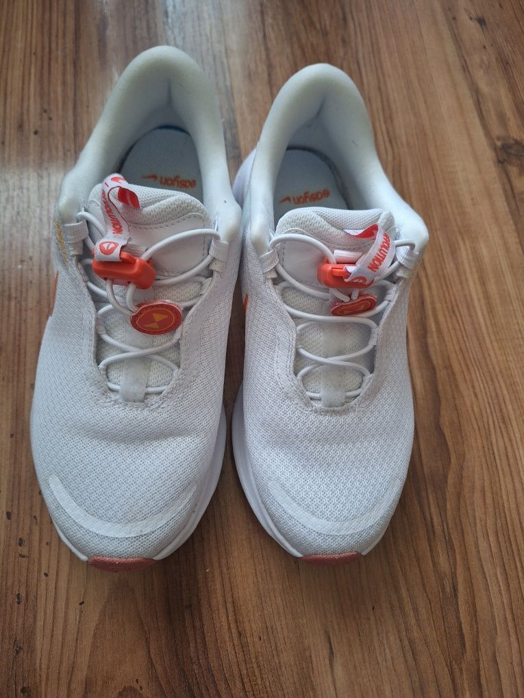 Nike оригинални !!