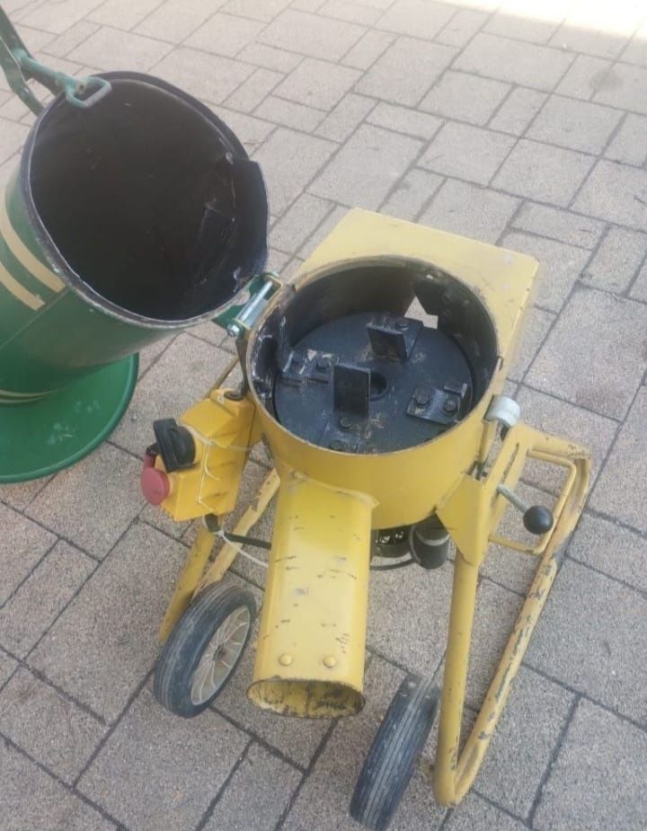 Tocătoare fructe și crengi