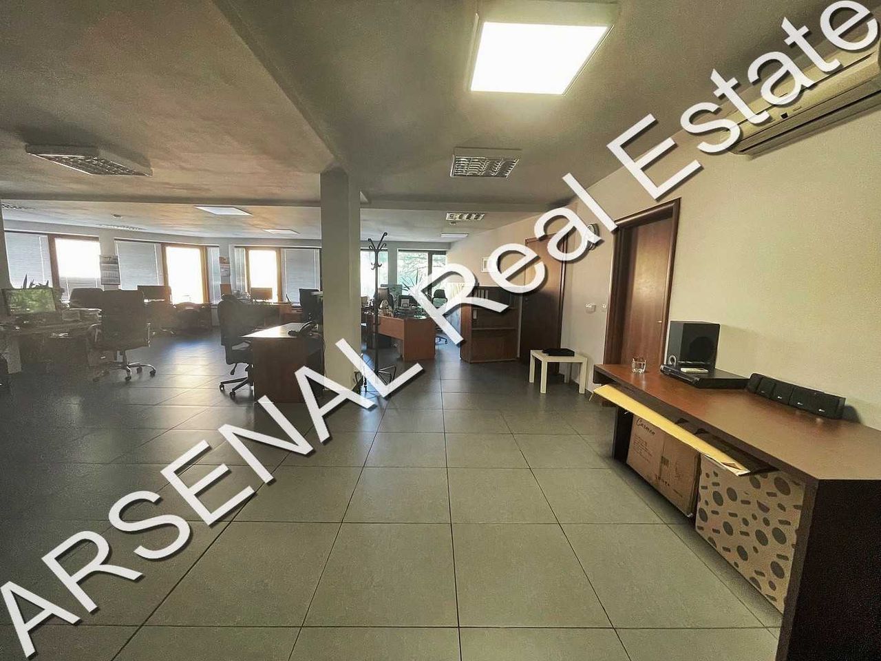 Дава се под наем Офис в София, Лозенец - 300 кв.м за 2000 € - Снимка #1