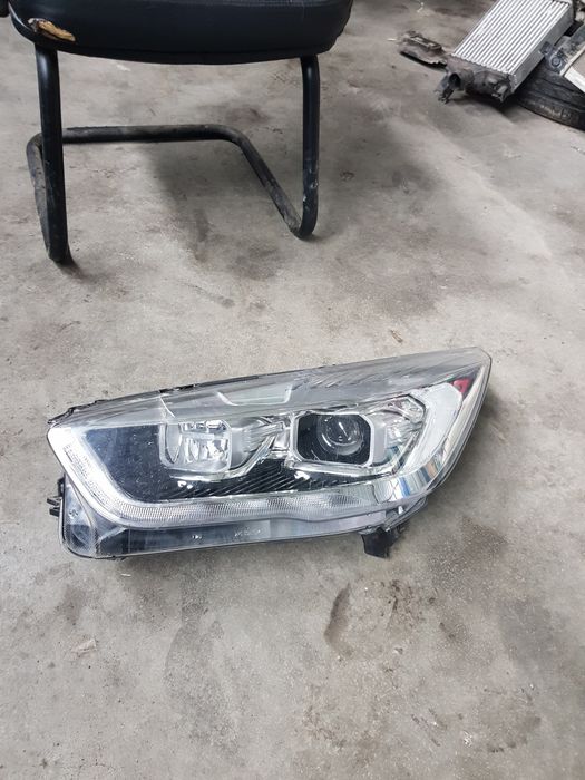Far xenon stanga ford kuga 2 ,2017,2018,2019,2020