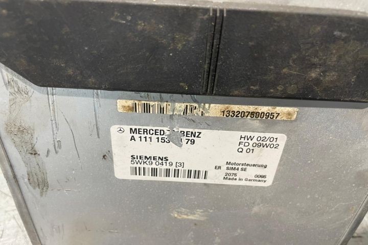 Calculator motor ECU A 111 153 24 79 Mercedes-Benz C-Class W203/S203/