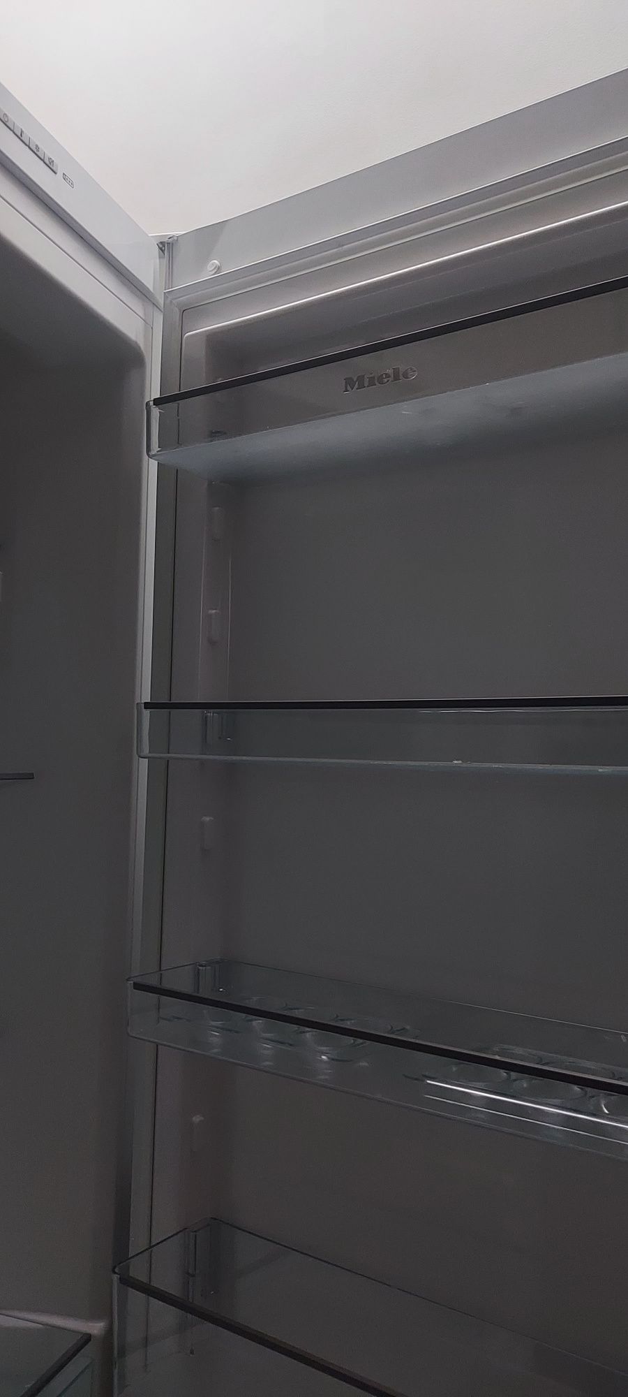 Холодильник Miele