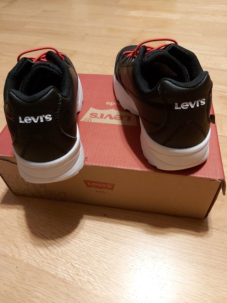 Pantofi  Levi's baieti marimea 35