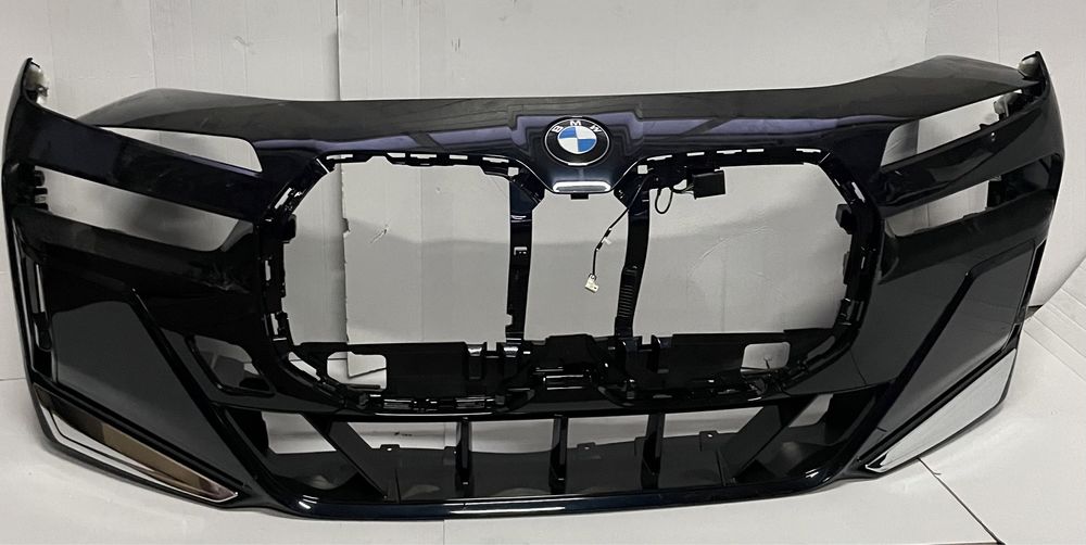 Bara fata BMW seria 7 i7  G70