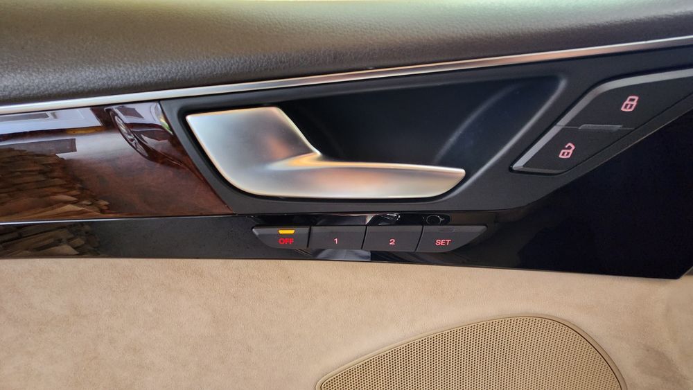 Audi A8 4H quattro 105k km