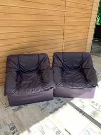 Два кресла из кожи