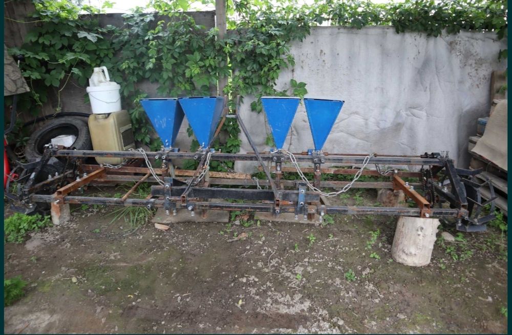 Сеялка овощная СТВ - 4