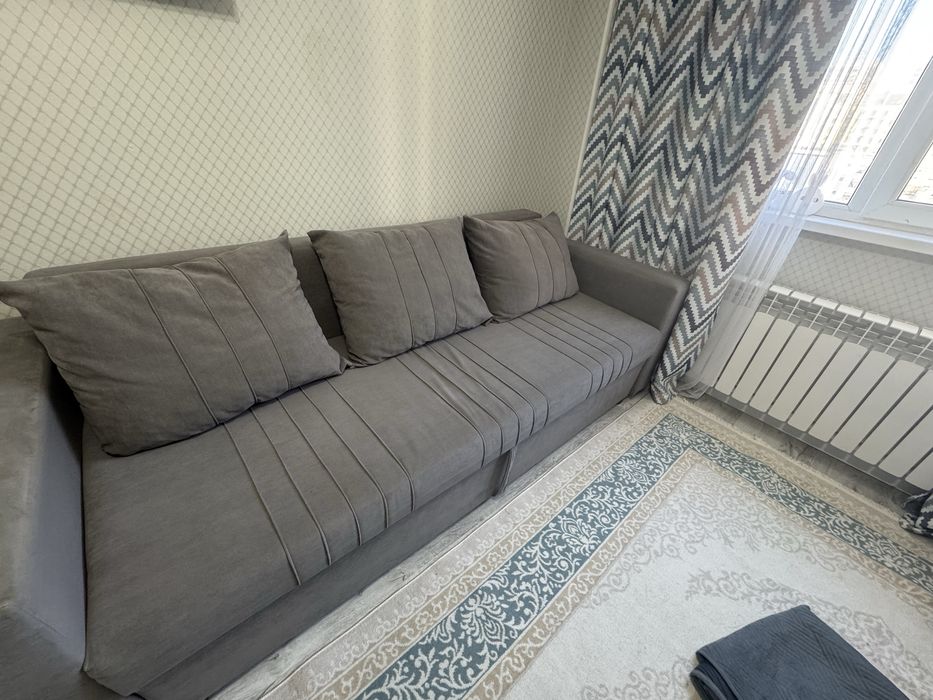 Почти новый раскладной диван, механизм тик так