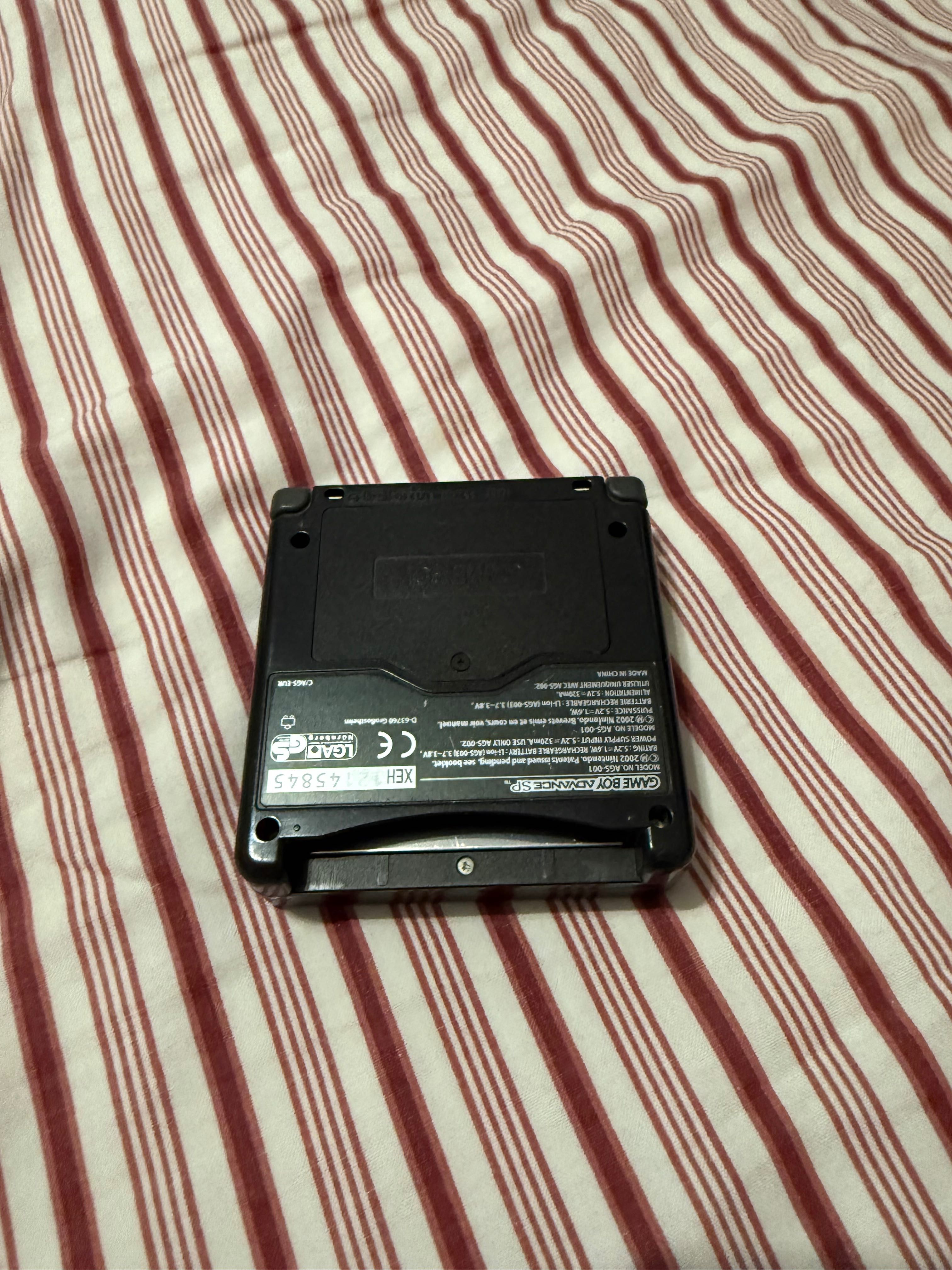 Nintendo Game Boy Advance SP