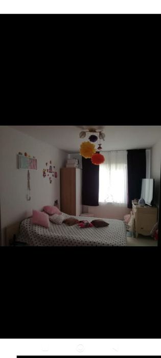 Imobil casa /Vila inchiriez camera(caut colega) in București/ilfov