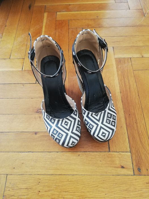 Обувки на платформа