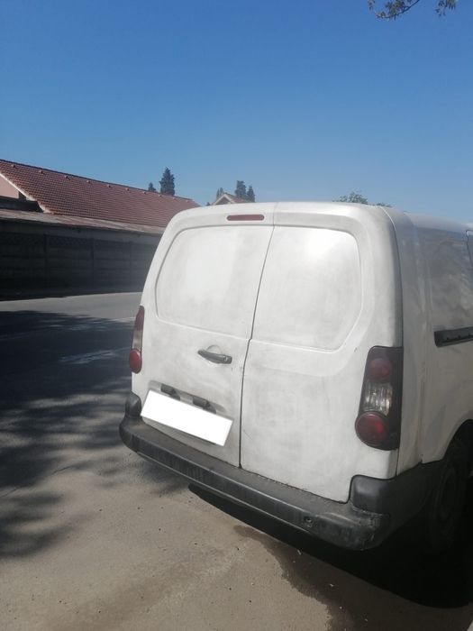 Vând peugeot partner 1.6
