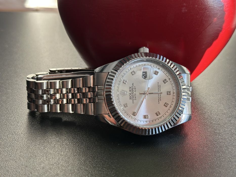 Нов сребърен часовник