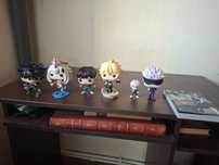 Vând 6 figurine + o demon slayer manga