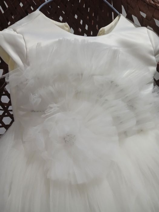 Продам пышное платье на девочку