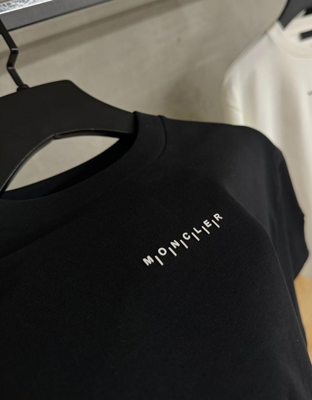 M o n c l e r  ... S размер