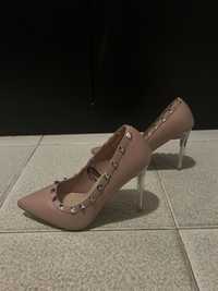 Дамски елегантни розови затворени обувки токчета