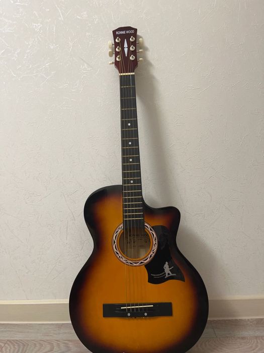 Гитара акустическая