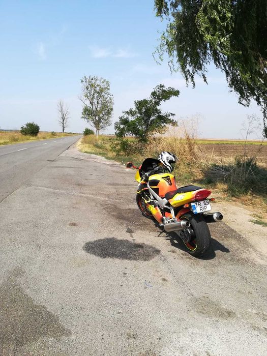 Motocicleta Honda VTR 1000 firestorm