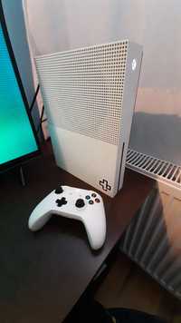 Xbox one s +tastatura și mouse+jocuri+volan cu pedale gameging