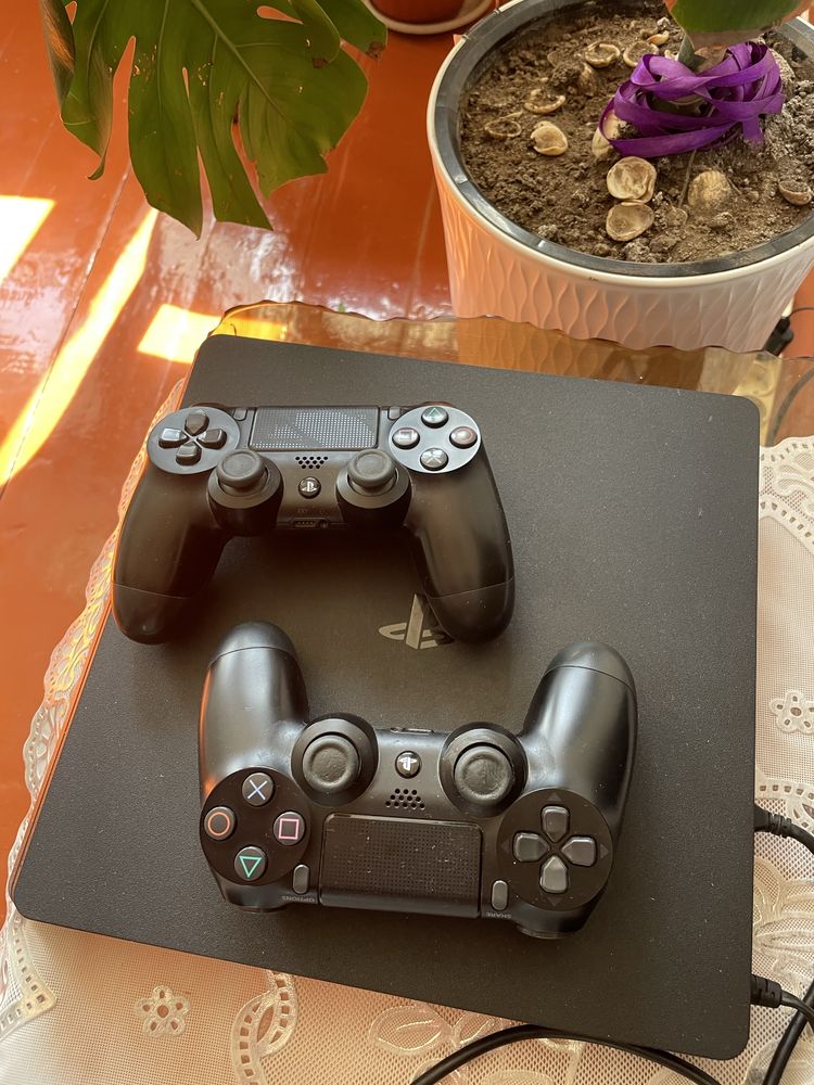 Продам ps 4 slim