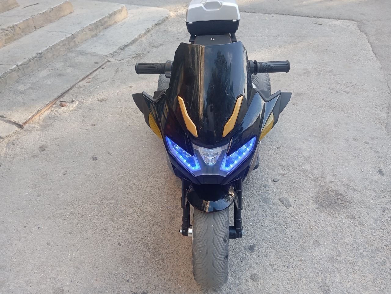 Bolalar elektro motasekili