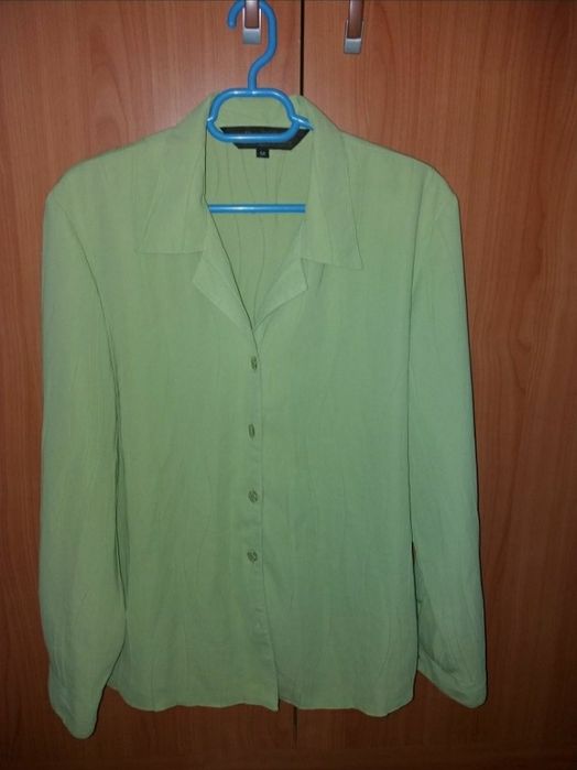 Vând mai multe bluze damă