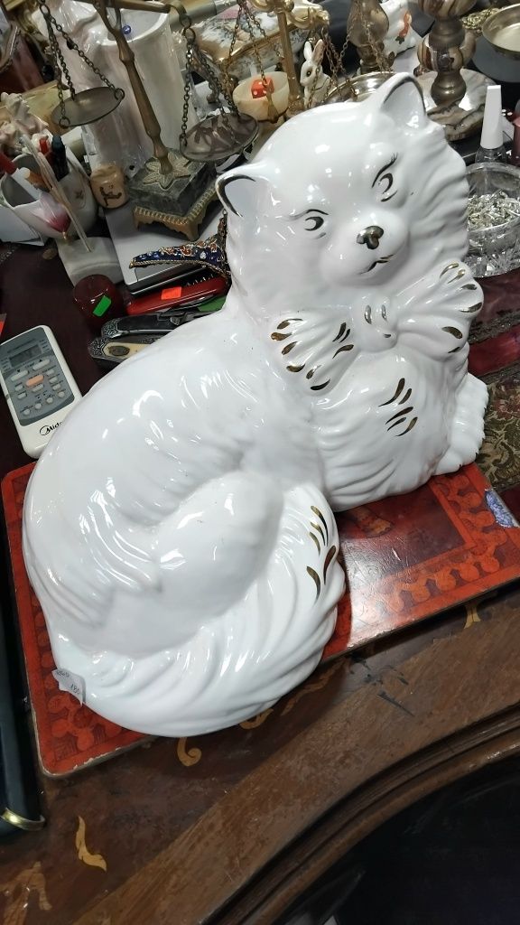 Уникална  статуетка на коте!