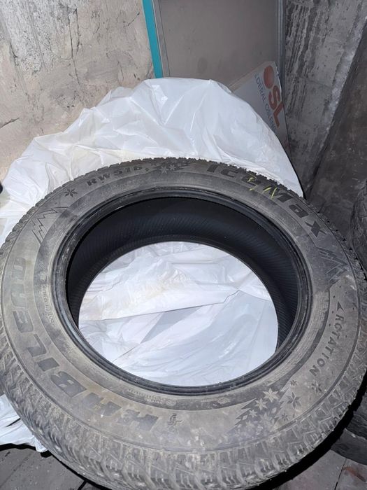 Продам зимние шины р18/235/60