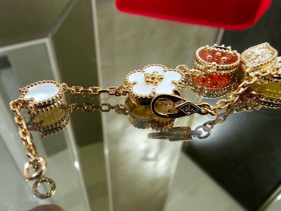 Van Cleef & Arpels VCA Rose Gold 5 Motifs Lucky Spring Дамска Гривна
