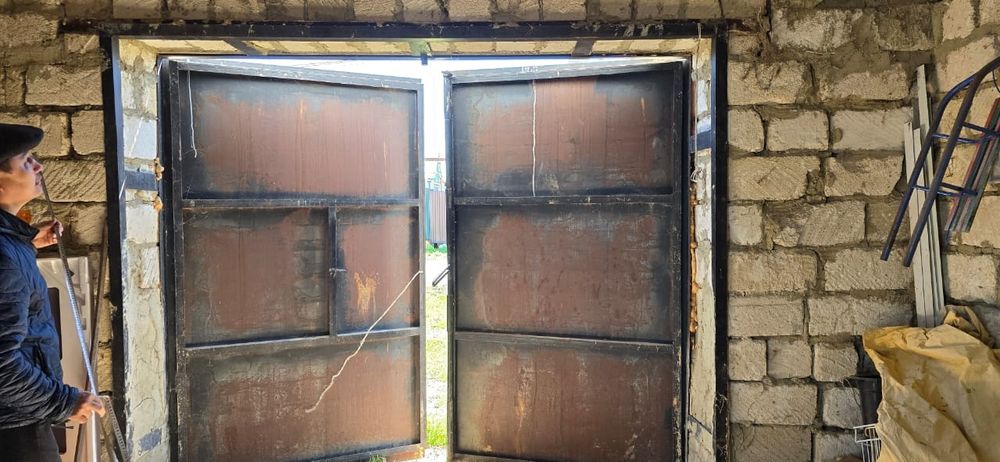 Продам ворота для гарожа 2.1х2.50