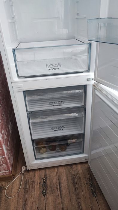 Vând combina frigorifica Gorenje