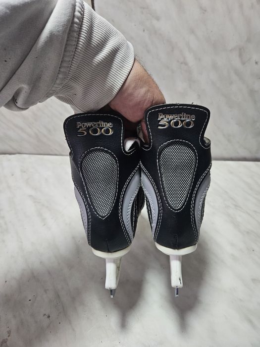 Patine 201 hochei hockey CCM  marime  28-29 ( 18  cm)