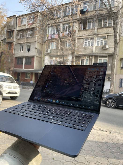 Macbook air m2 16/256 24 ta sikl 100% 20 hours to use