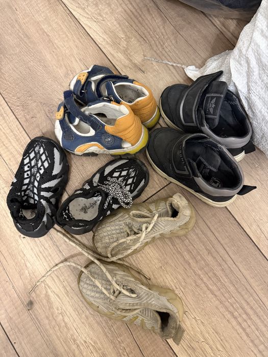 Отдам за символическую плату детские вещи