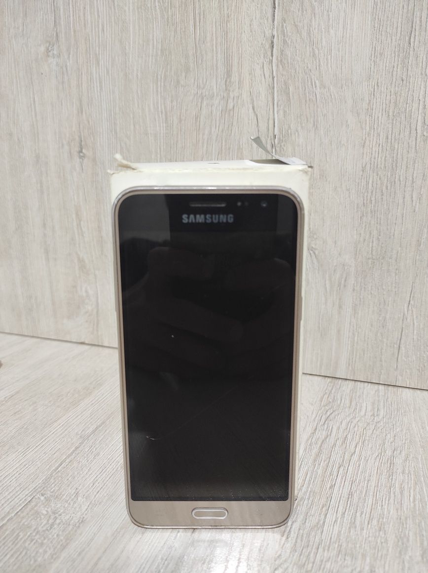 Samsung Galaxy J3 2016 sotiladi (zapchast uchun)