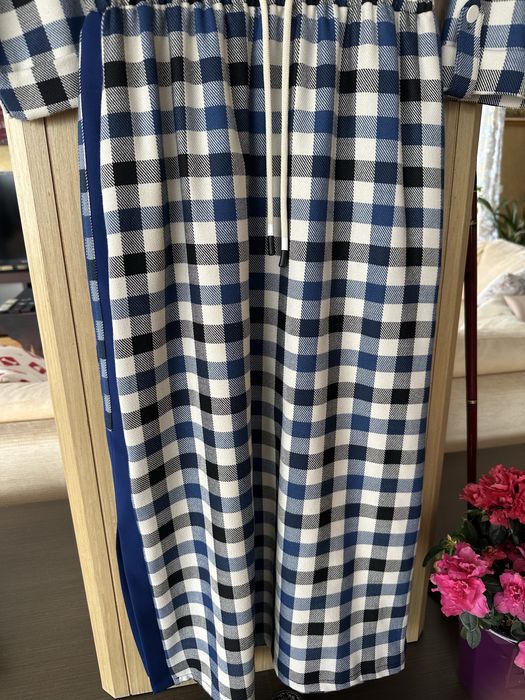 Рокля каре бяло и синьо